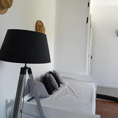 La Petite Maison D'en Face-1 Chambre