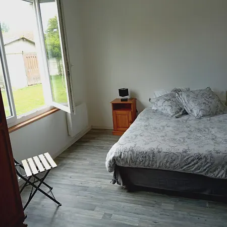 La Petite Maison D'en Face-1 Chambre Holiday home *