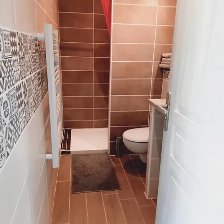 Holiday home La Petite Maison D'en Face-1 Chambre *