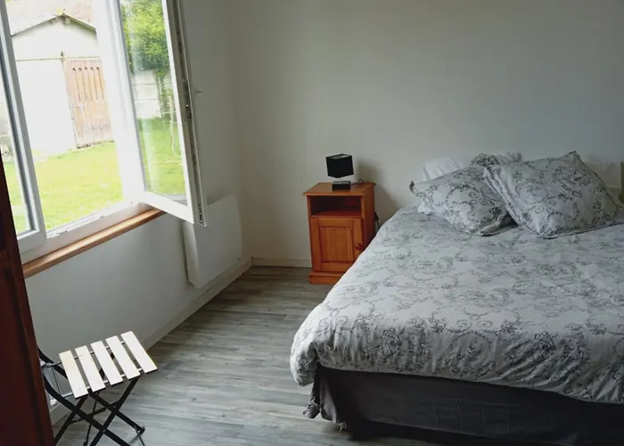 La Petite Maison D'en Face-1 Chambre Holiday home *